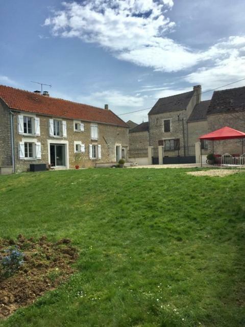 La Maison De Lucien, Au Coeur Du Vignoble Chablisien