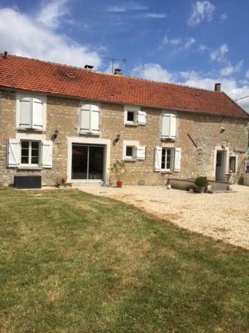 Holiday home La Maison De Lucien, Au Coeur Du Vignoble Chablisien Prehy